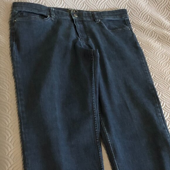 G By Giuliana Women's Jeans - Ankle Length - Picture 3 of 8